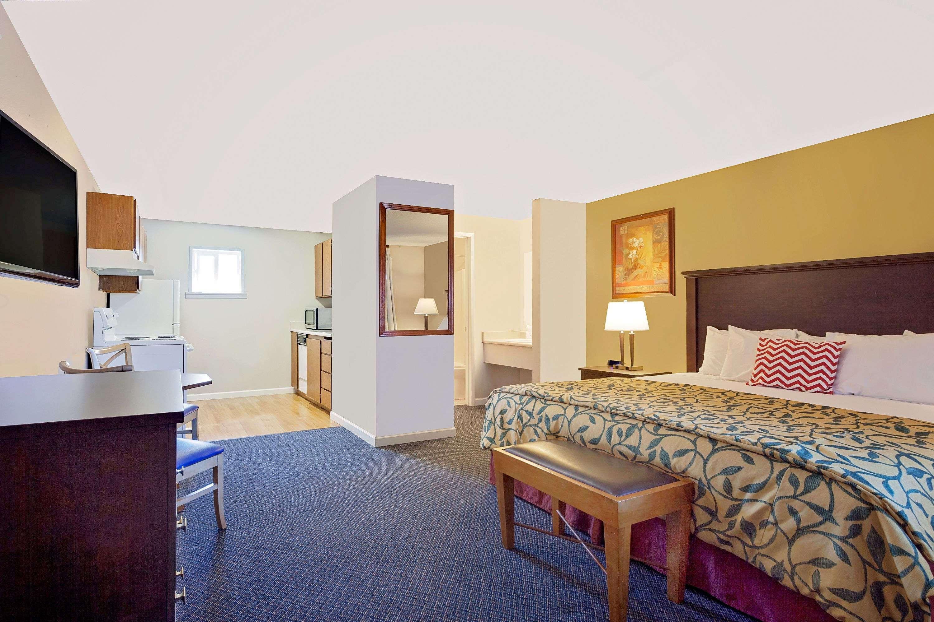 Days Inn By Wyndham Lakewood South Tacoma Kültér fotó