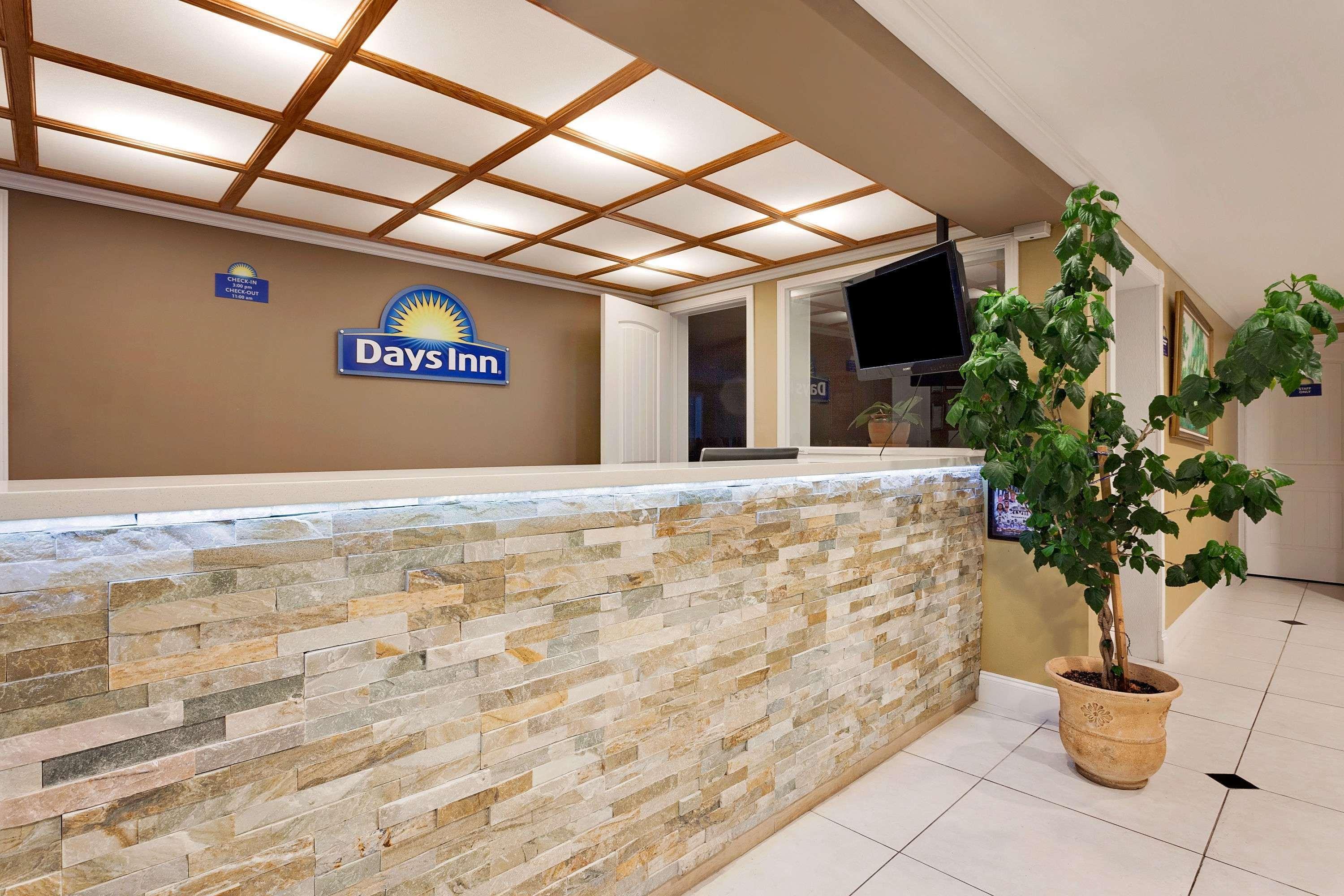 Days Inn By Wyndham Lakewood South Tacoma Kültér fotó