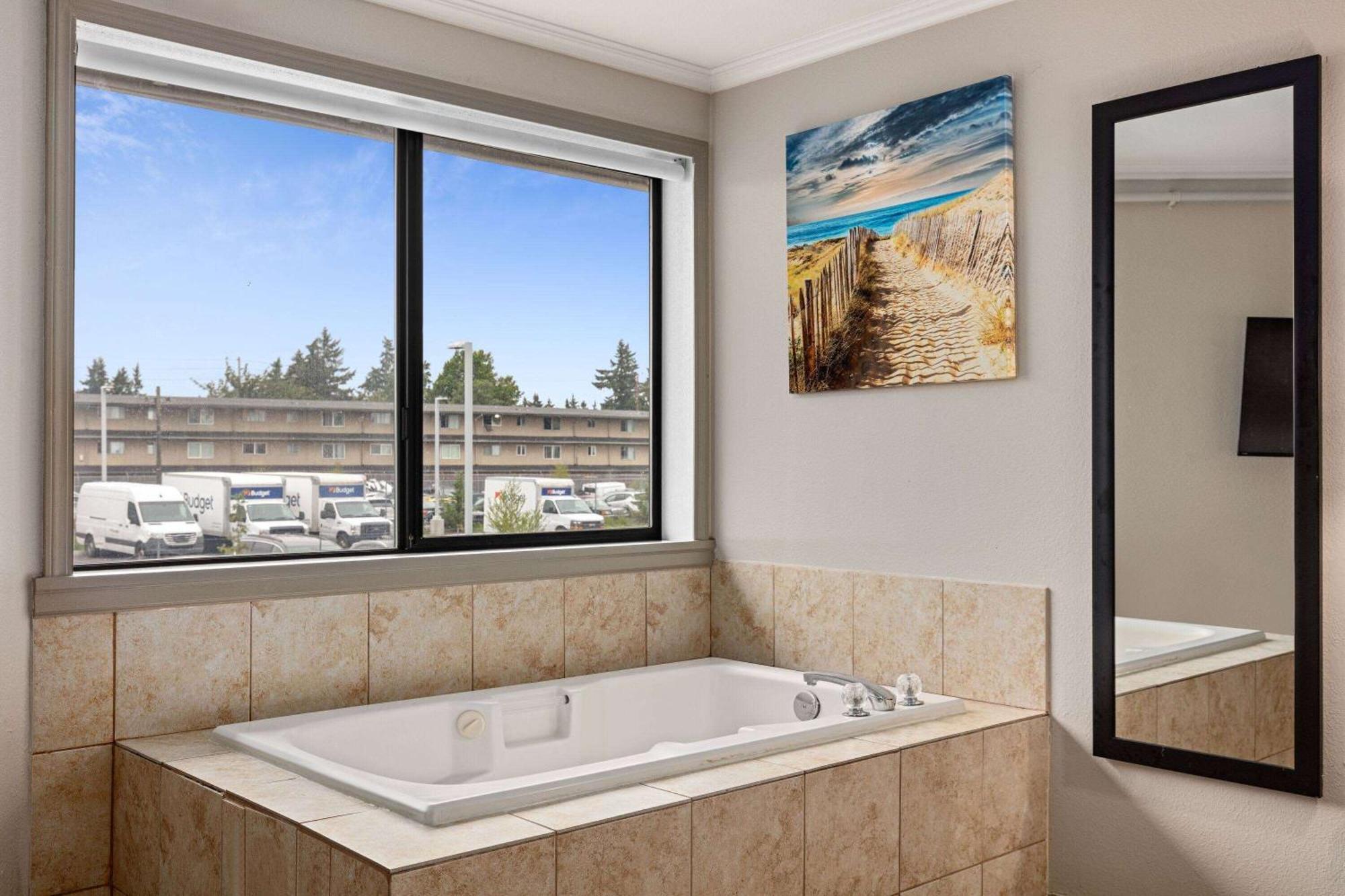 Days Inn By Wyndham Lakewood South Tacoma Kültér fotó