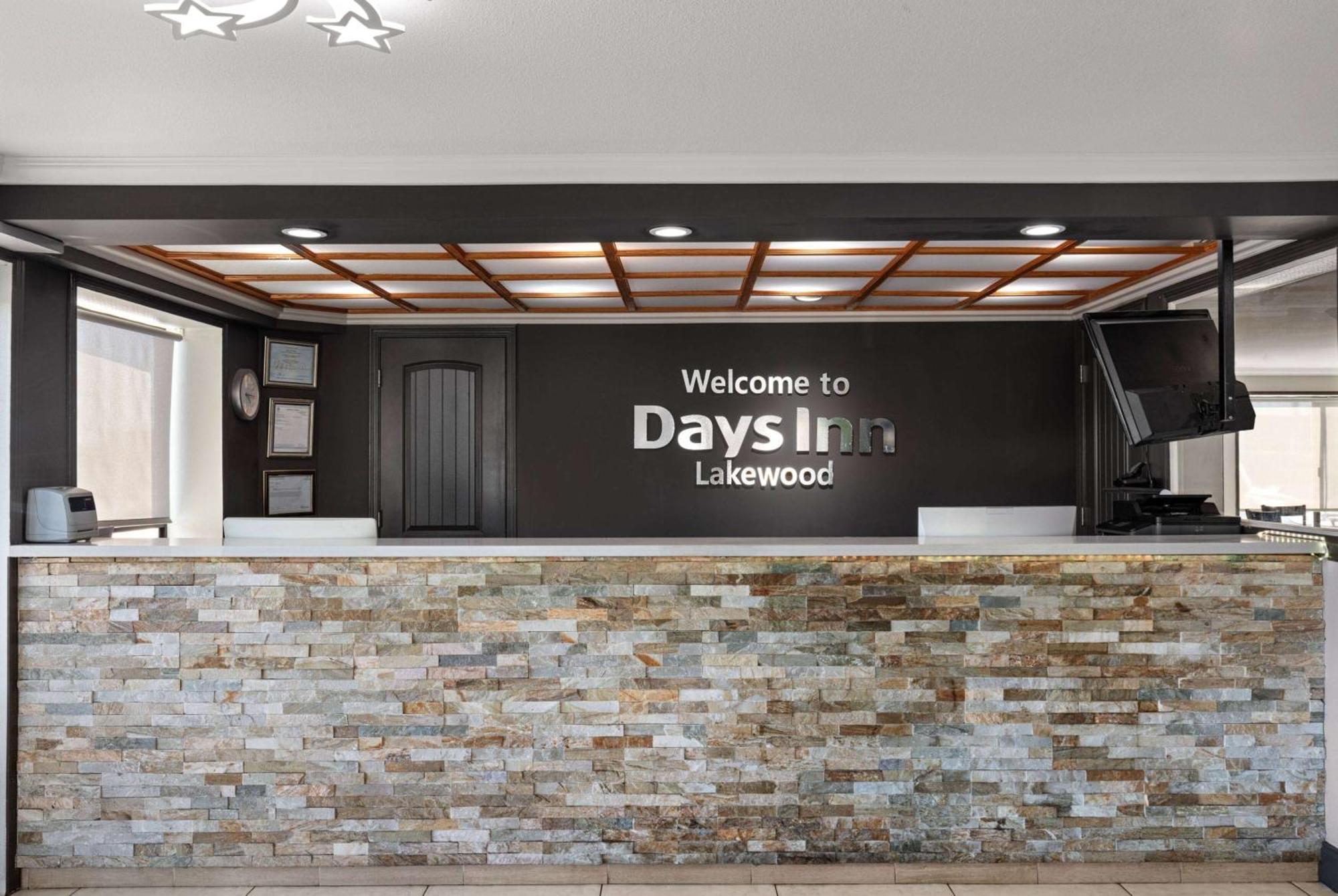Days Inn By Wyndham Lakewood South Tacoma Kültér fotó