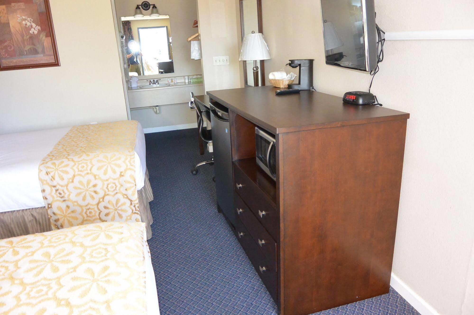 Days Inn By Wyndham Lakewood South Tacoma Kültér fotó